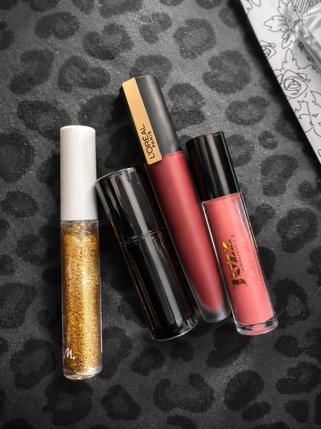 Lot de 4 produits maquillages